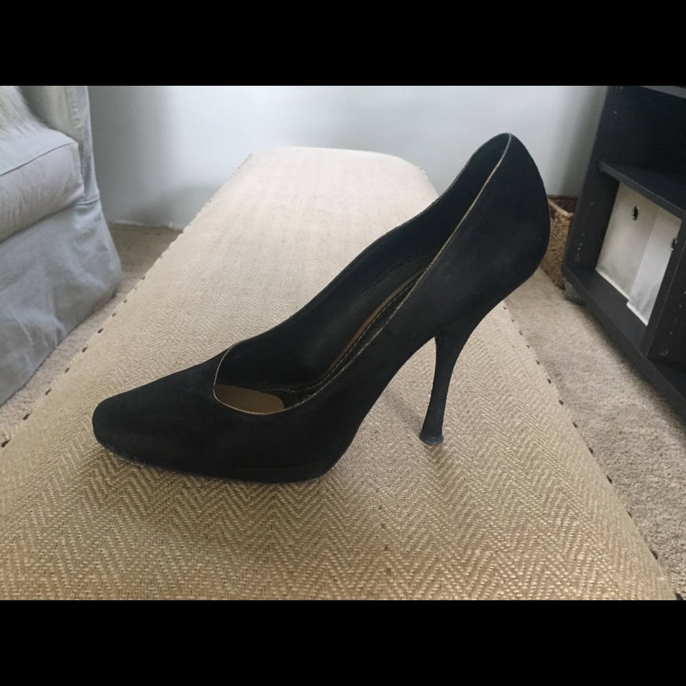 Louis Vuitton Suede Pump